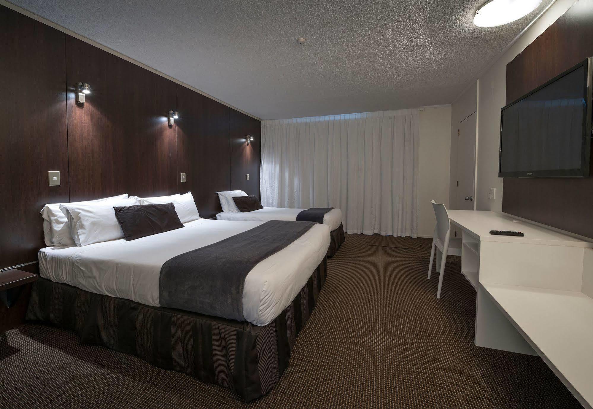 The Towers On The Park Hotel Christchurch Exterior foto